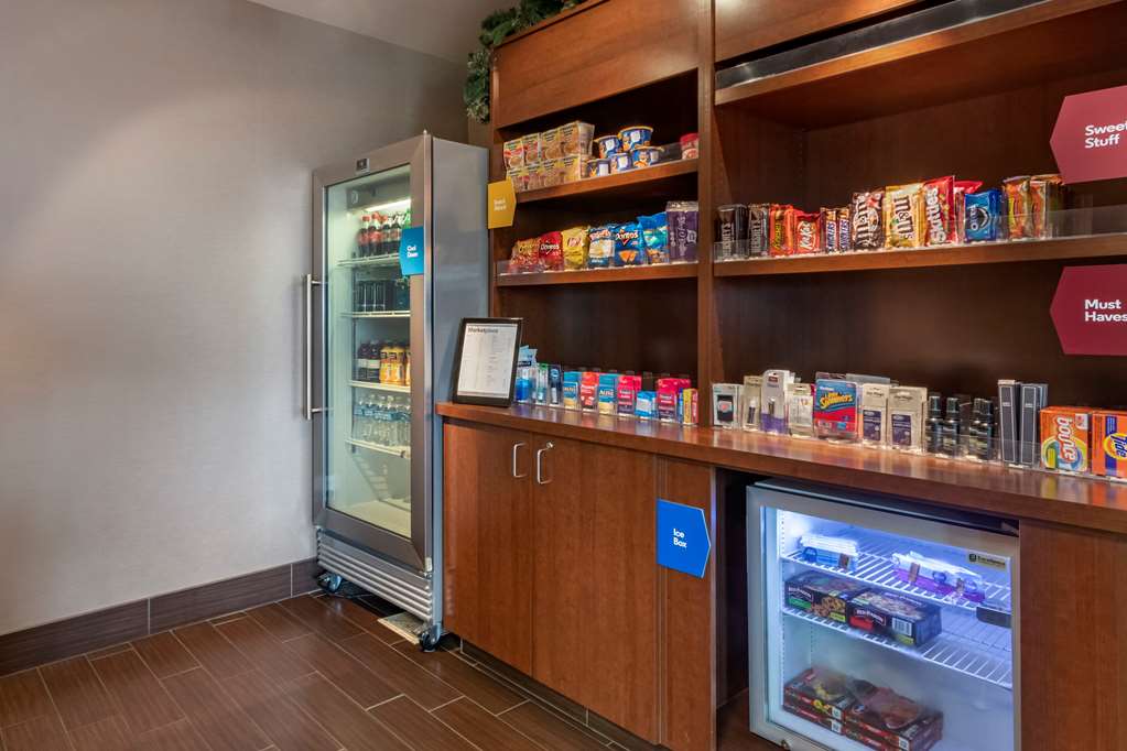 Comfort Suites Airport University - photo 31
