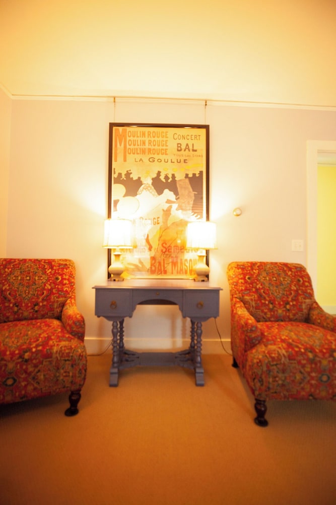Yellow House Inn - photo 3