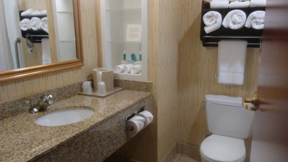Holiday Inn Express Hotel & Suites Manchester Airport by IHG - photo 33