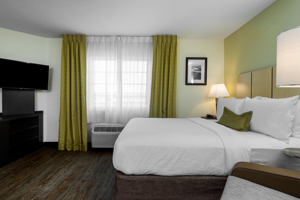 Candlewood Suites Raleigh Crabtree by IHG - photo 11