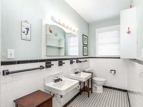 Beach Bum Inn - photo 49