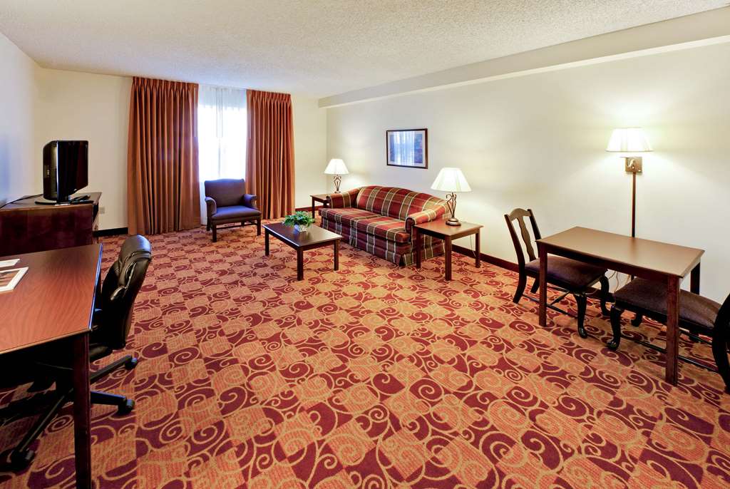 Hawthorn Suites by Wyndham Louisville East - photo 6