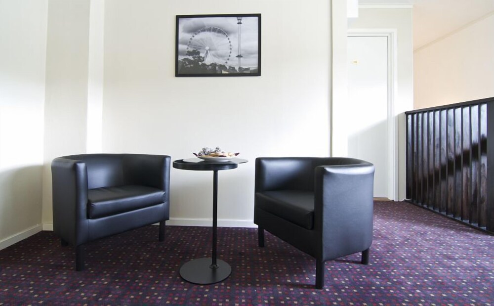 Hotel And Vandrarhem 10 — Partille