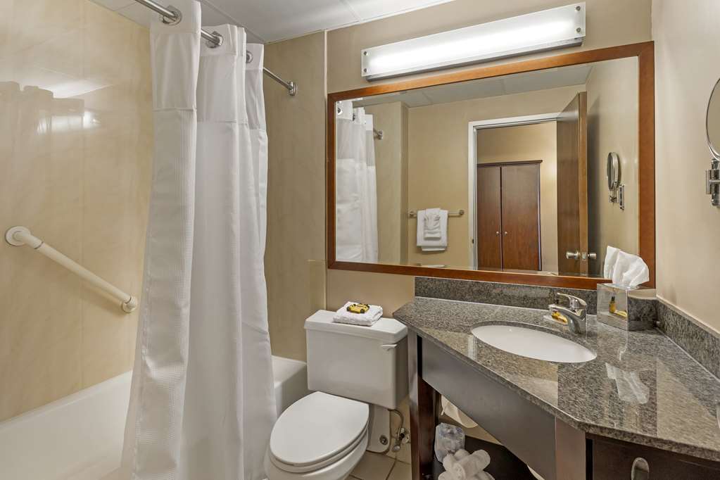 Best Western Plus The Charles Hotel - photo 38