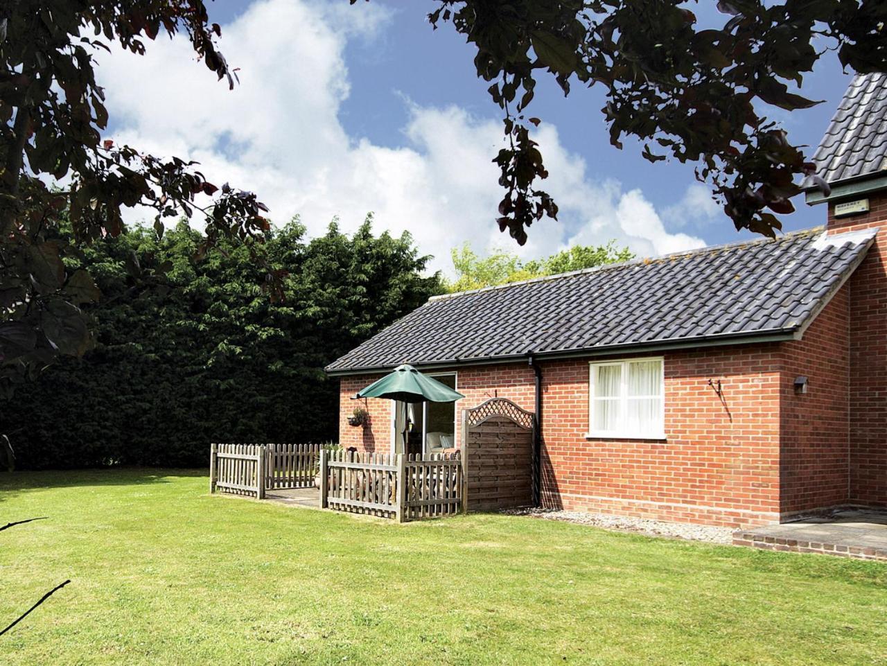 Linda's Lodge — 4-Star Luxury Hotel in Halesworth, United Kingdom