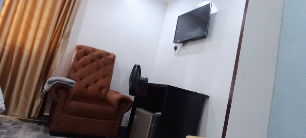 Solomon’s porch hotel and suites — Ondo — photo 5