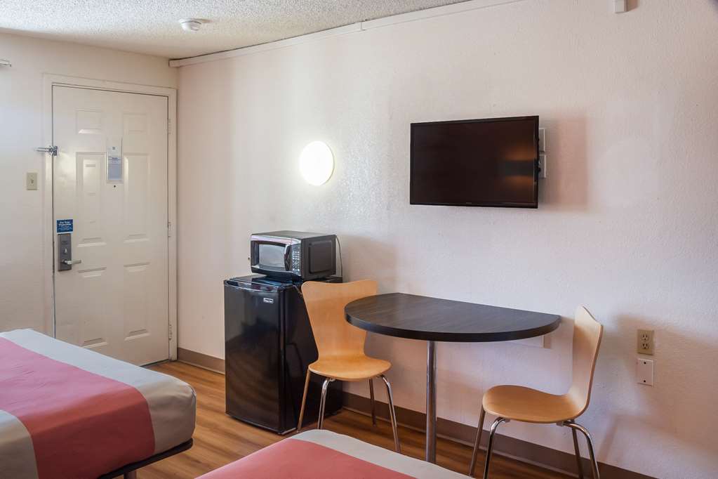 Motel 6 Mesquite TX Rodeo Convention Ctr - photo 17