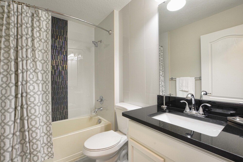 Ohana at Paradise Palms: Resort Townhome W Pool 5 Bedroom Townhouse - photo 26