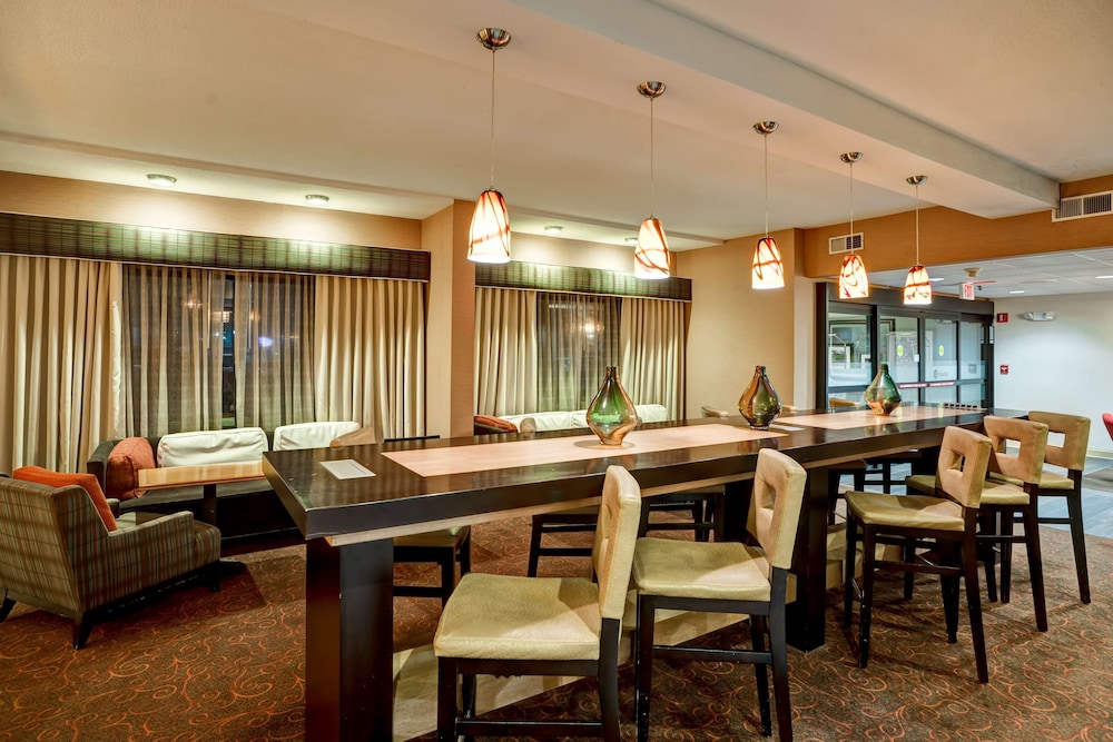 Hampton Inn Fairmont - photo 2