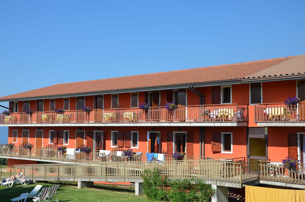 Hotel Belvedere — hotel in San Zeno Di Montagna