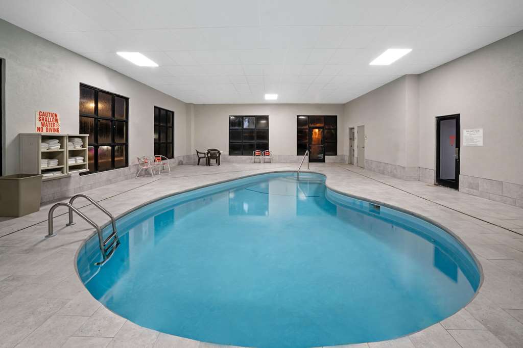 La Quinta Inn & Suites by Wyndham Knoxville North I 75 - photo 14