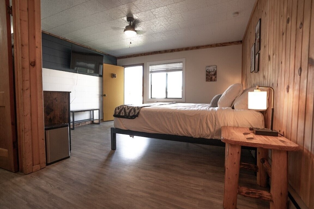 Columbia Point Resort - photo 32