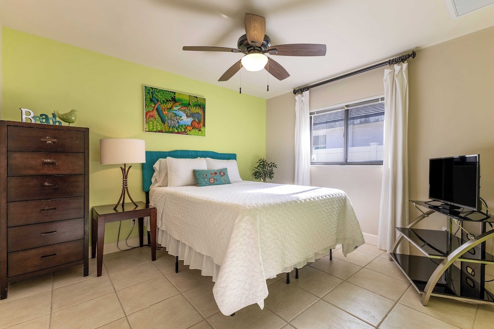 Private Pool Sunroom Beach Escape at Manatee - photo 26