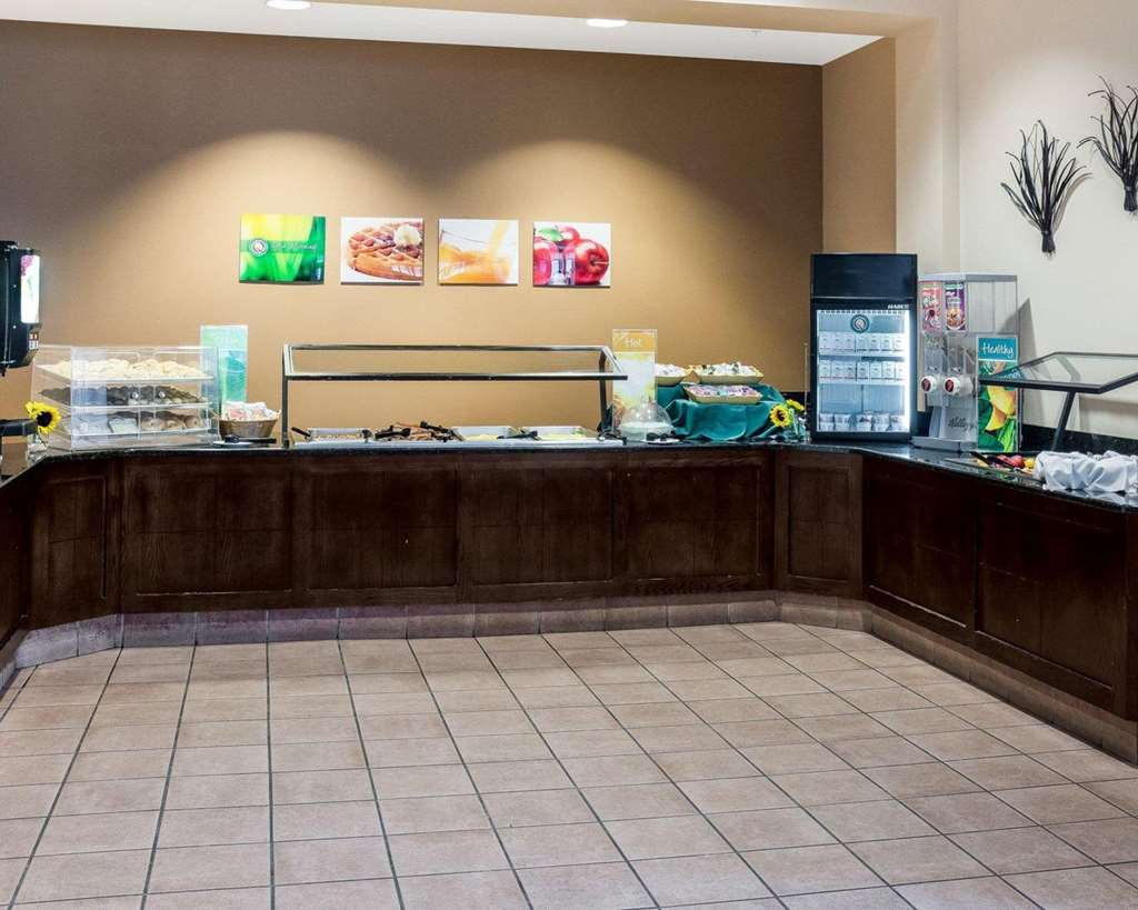 Quality Suites Lake Wright Norfolk Airport - photo 33