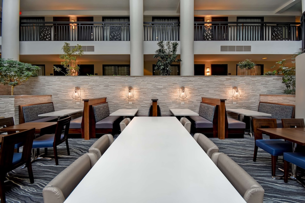 Embassy Suites Syracuse - photo 59