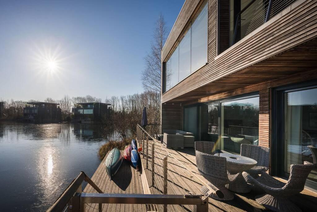 10 Bowmoor Edge By Birch Stays — Lechlade
