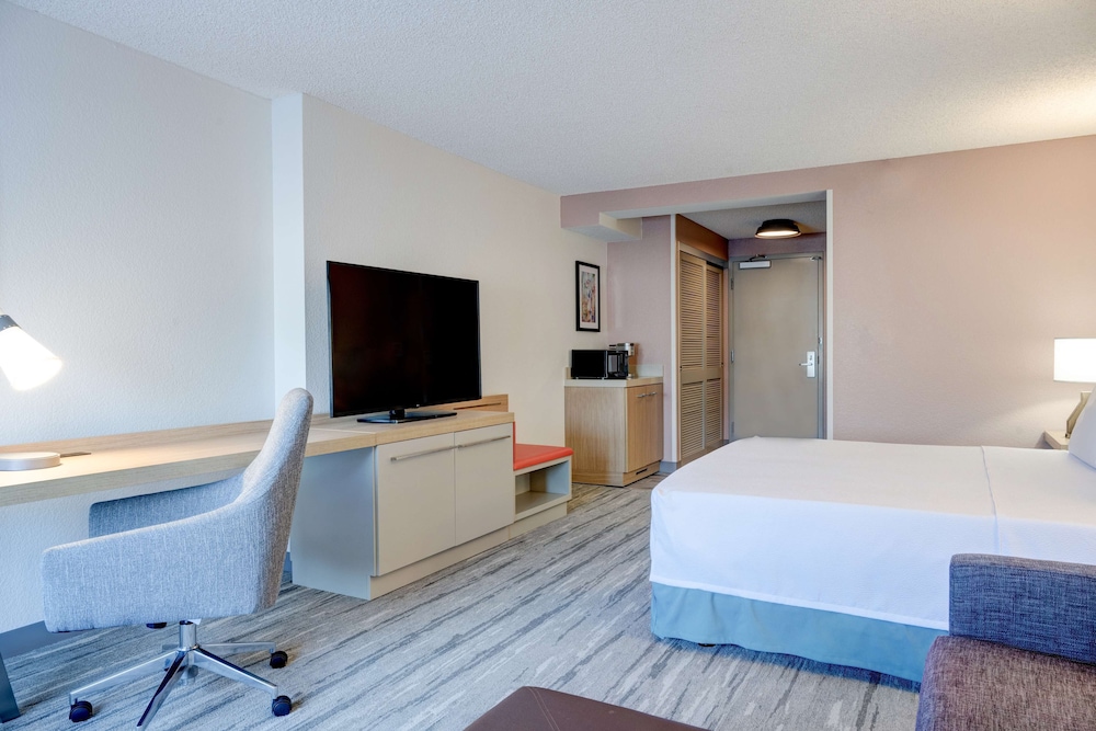 Hilton Garden Inn Anaheim Garden Grove - photo 6