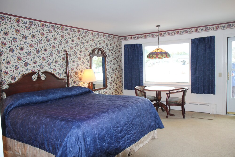 Sara Placid Inn & Suites - photo 22
