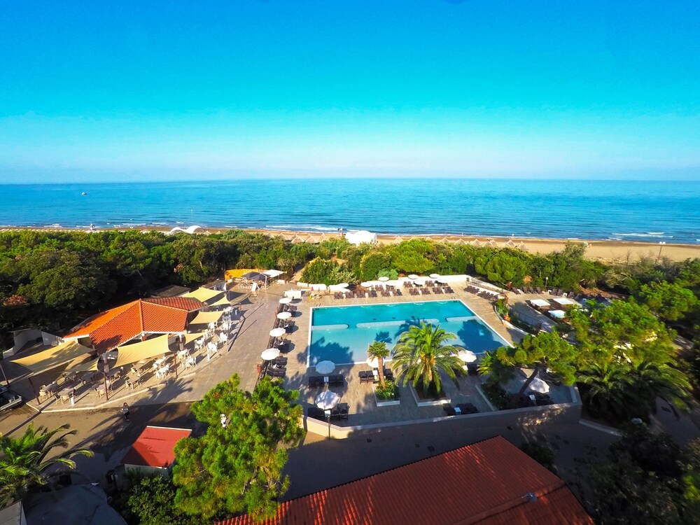 Paradù EcoVillage & Resort — hotel in Castagneto Carducci