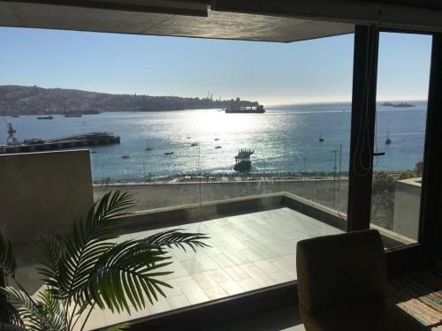 HOM I Vista al Mar I Amplia Terraza I Parking — 4-Star Luxury Hotel in Valparaiso, Chile