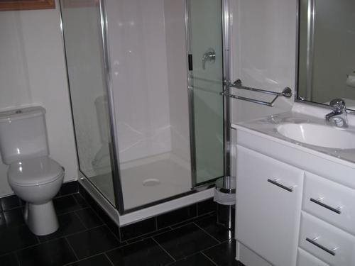 Glenayr Apartments — 4-Star Luxury Hotel in Launceston, Australia