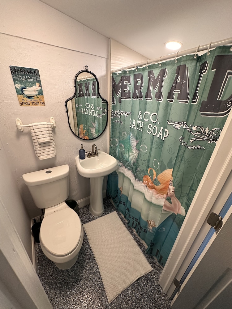 Neptune's Grotto Waterfront Retreat - photo 26