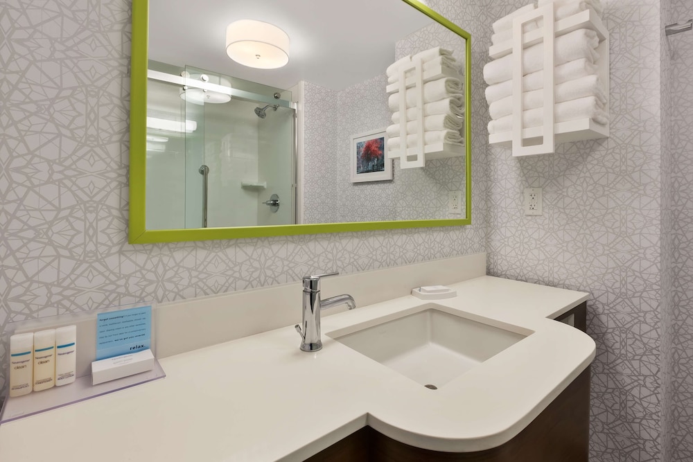 Hampton Inn Traverse City - photo 30