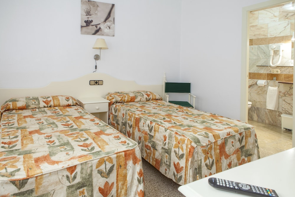 Hotel Agora — Unknown City — photo 3