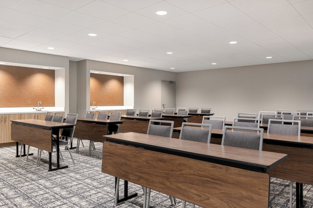 Hampton Inn Bloomsburg - photo 36