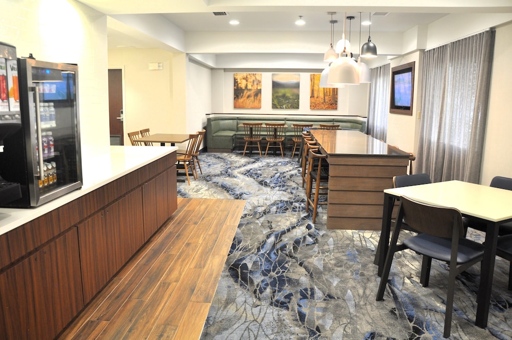 Fairfield Inn & Suites Jacksonville Airport - photo 2