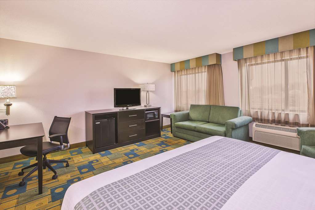 La Quinta Inn by Wyndham Toledo Perrysburg - photo 22