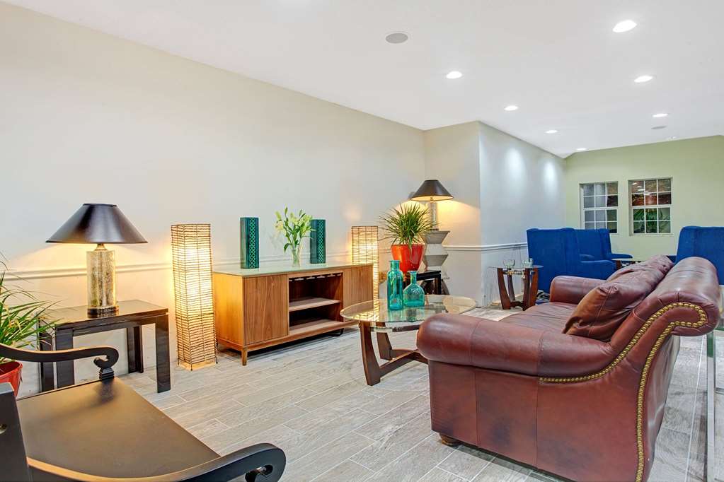 Microtel Inn & Suites by Wyndham Stockbridge Atlanta I 75 - photo 7