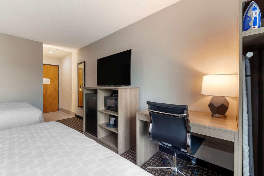 Red Roof Inn & Suites Tomah - photo 6