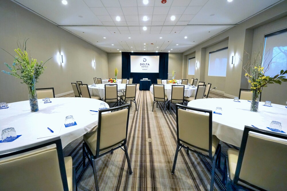 Renaissance Chicago Glenview Suites Hotel - photo 54