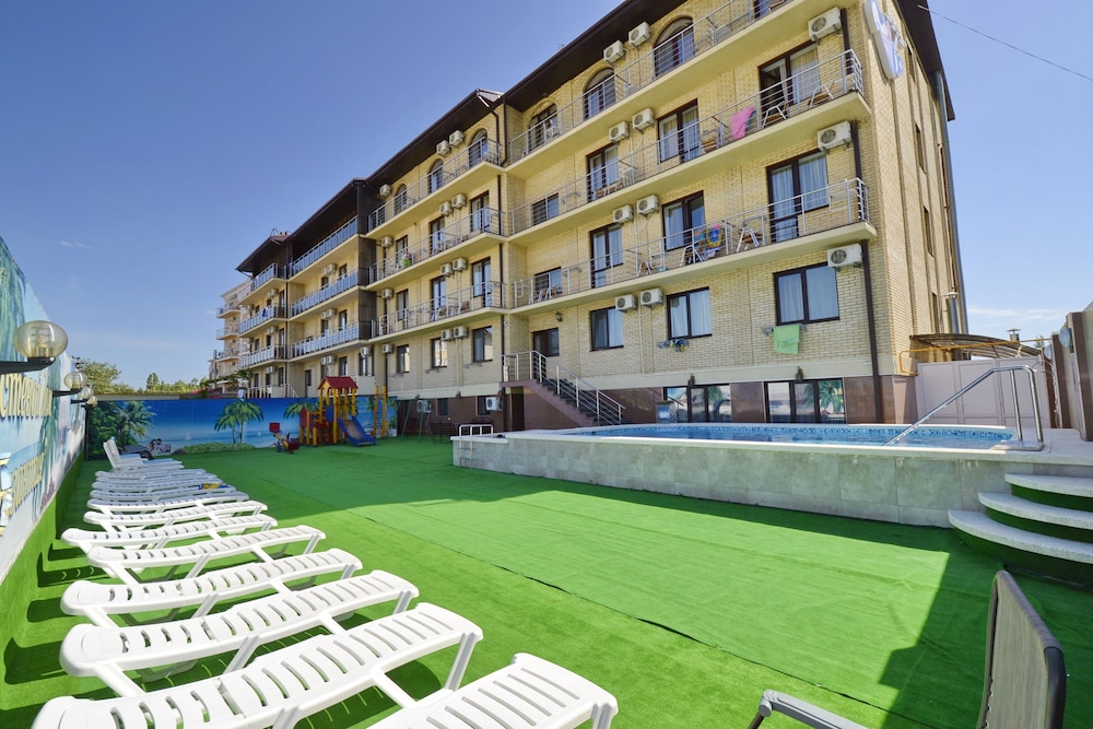 Leonidas Hotel — hotel in Vityazevo