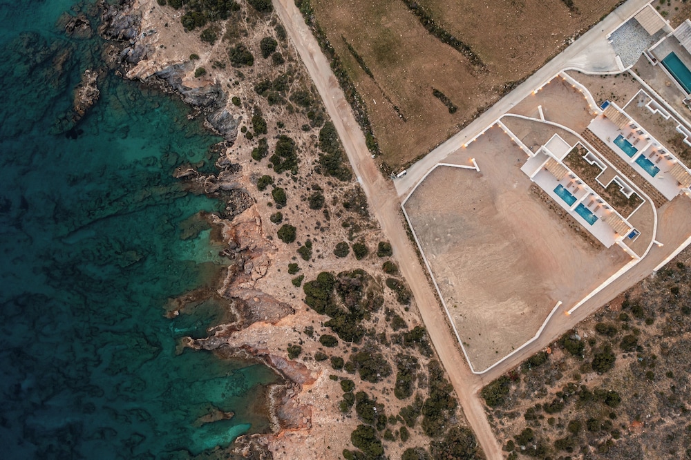 Roos Villas Naxos — 4-Star Luxury Hotel in Naxos, Greece