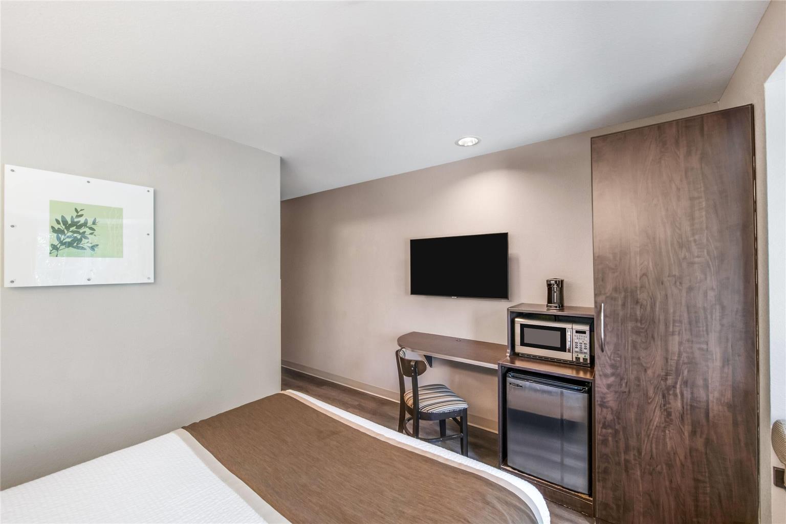 Microtel Inn & Suites by Wyndham Pearl River Slidell - photo 13