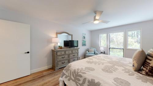 7805 Centre Court - photo 12