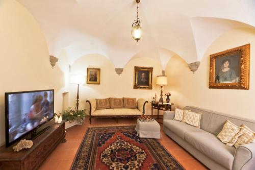 Via dei Fossi apartment — 4-Star Luxury Hotel in Florence, Italy