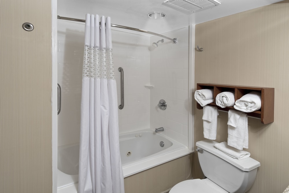 Hampton Inn Asheboro - photo 23