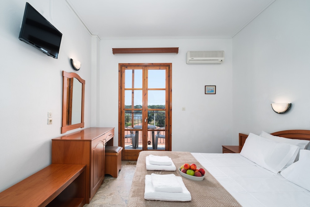 Golden Beach - last minute hotel in Skiathos