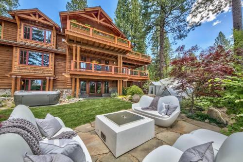 A Touch Of Tuscany In a Lake Tahoe Estate in Incline Village, United States