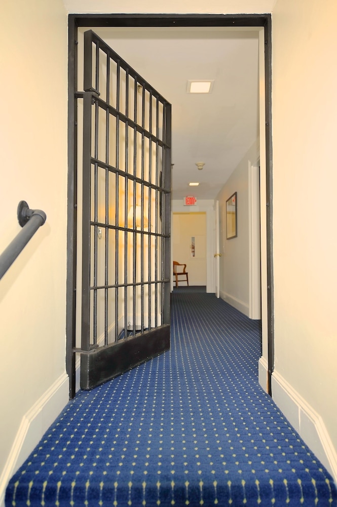Jailhouse Inn - photo 33