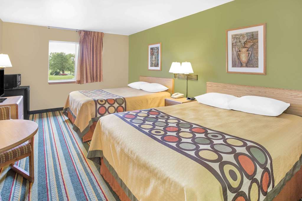 Super 8 by Wyndham East Moline - photo 6