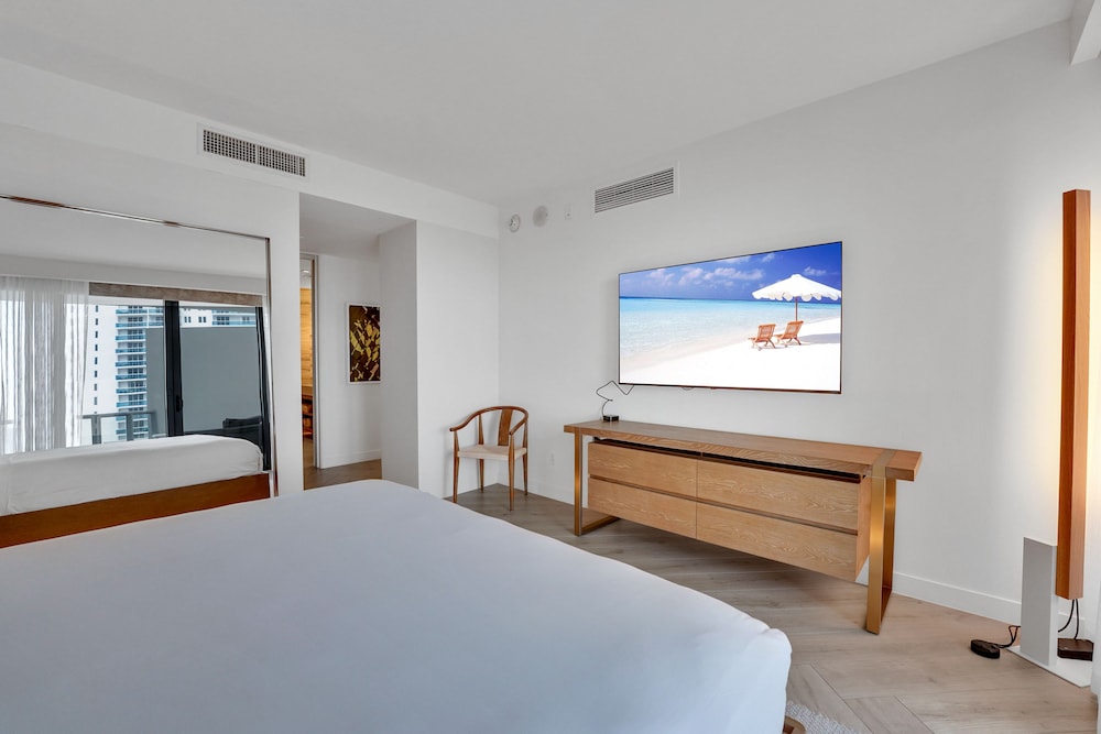Private Residences at W SoBe by LRMB - photo 70