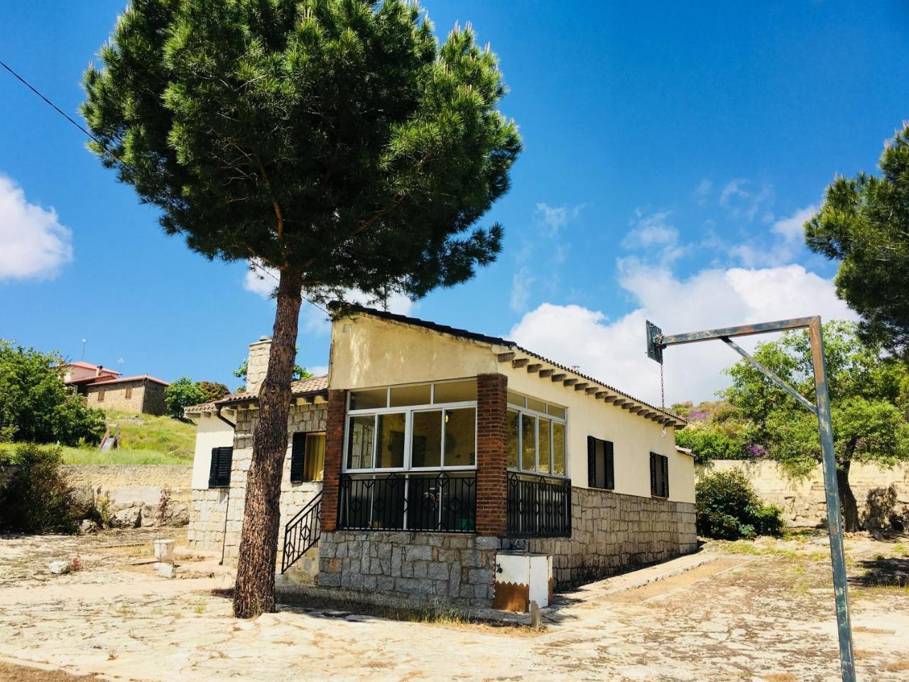 Los Robles — Avila