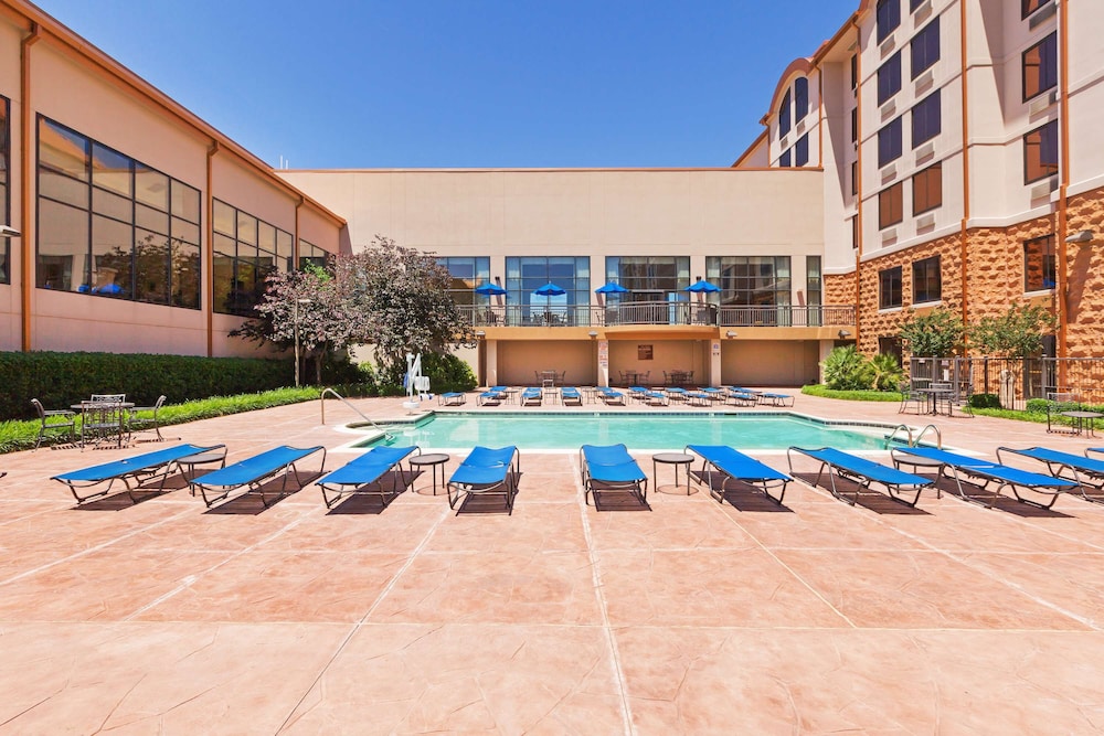 Hampton Inn & Suites Dallas Mesquite - photo 28