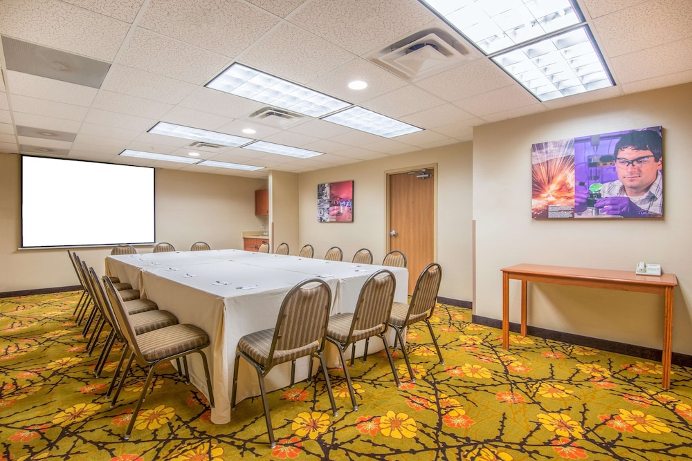 Hampton Inn & Suites Los Alamos White Rock - photo 14