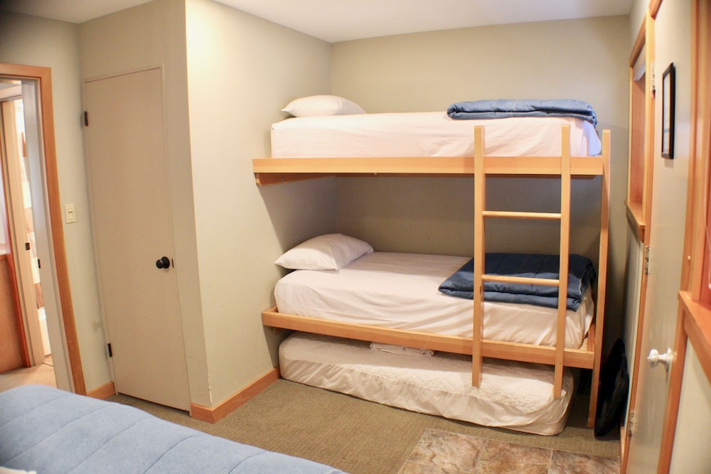 Crystal Chalets Condominiums at Crystal Mountain Ski Resort - photo 16