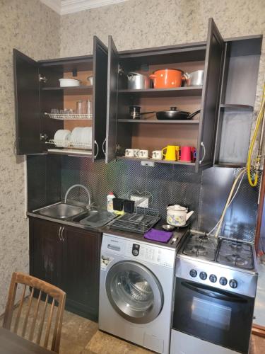 Apartment On Leonidze 18